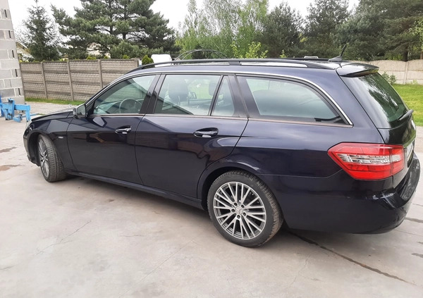 Mercedes-Benz Klasa E cena 45000 przebieg: 399000, rok produkcji 2010 z Karlino małe 46